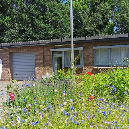 Nordic Bo- Strandnahe, Gemuetliche Ferienhaushaelfte In Schwedeneck, Hunde Herzlich Willkommen Surendorf